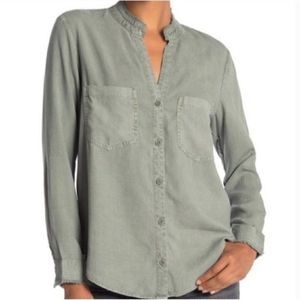 Cloth & Stone Button Down Shirt with Fray Detail in Sage Green Size S